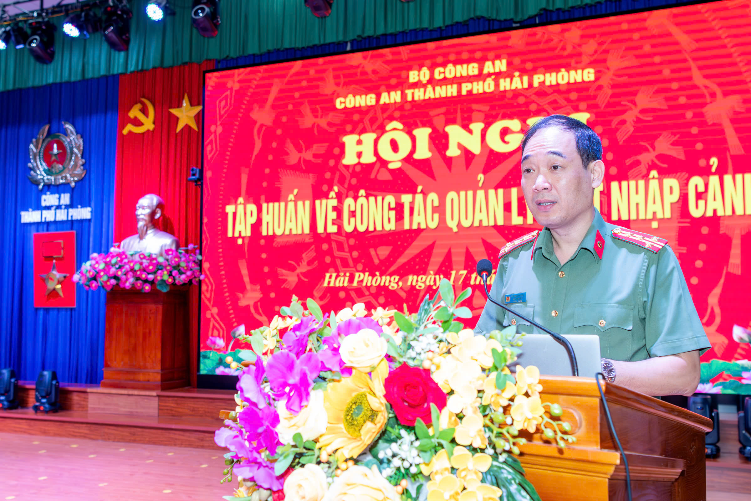 Tăng cường vai trò của Công an cấp xã trong công tác quản lý xuất nhập cảnh